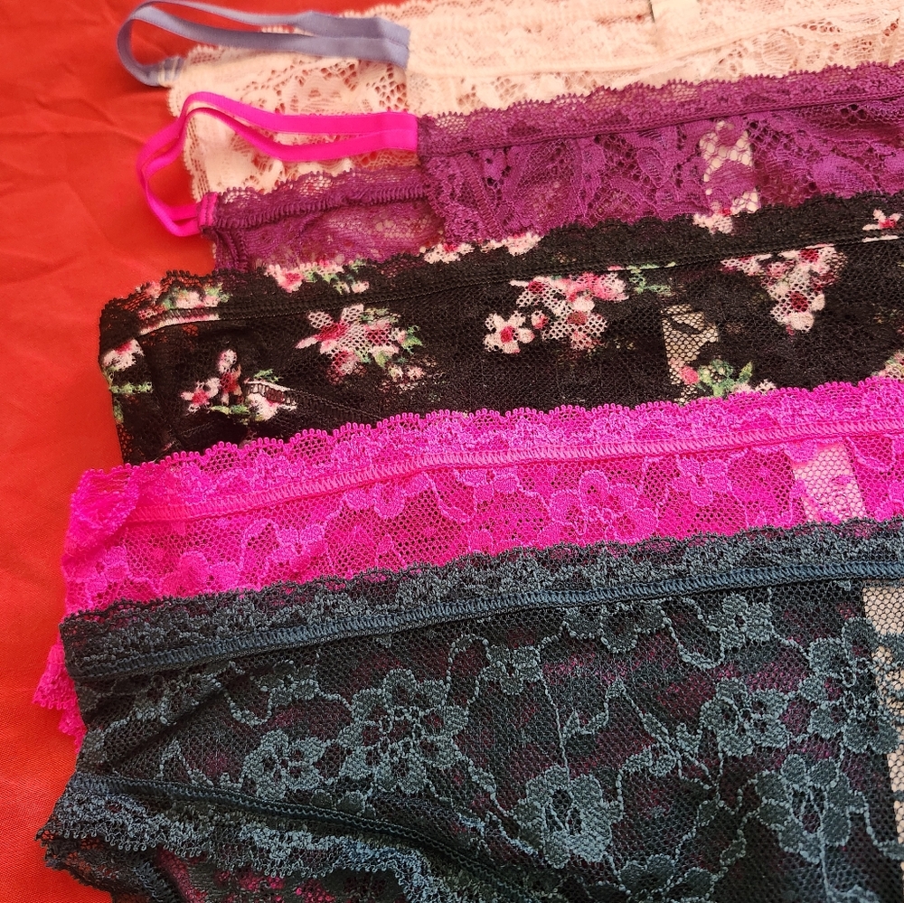 Victoria Secret Lace Bikini set size Medium NIP - Picture 3 of 8